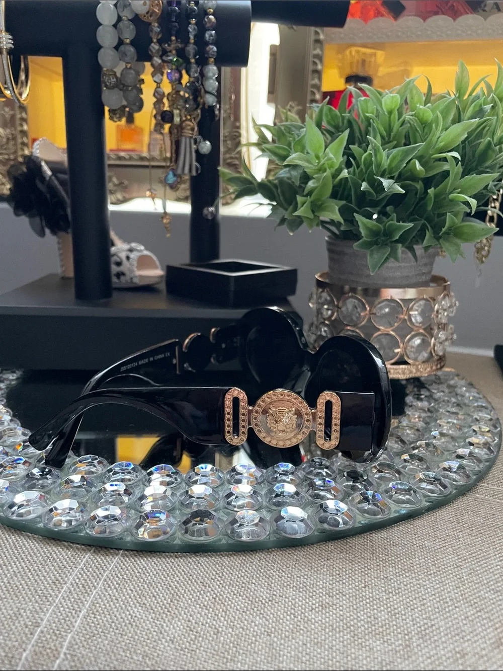 ✨🖤Black Women's CHIC Oval Sunglasses 🖤✨Like New